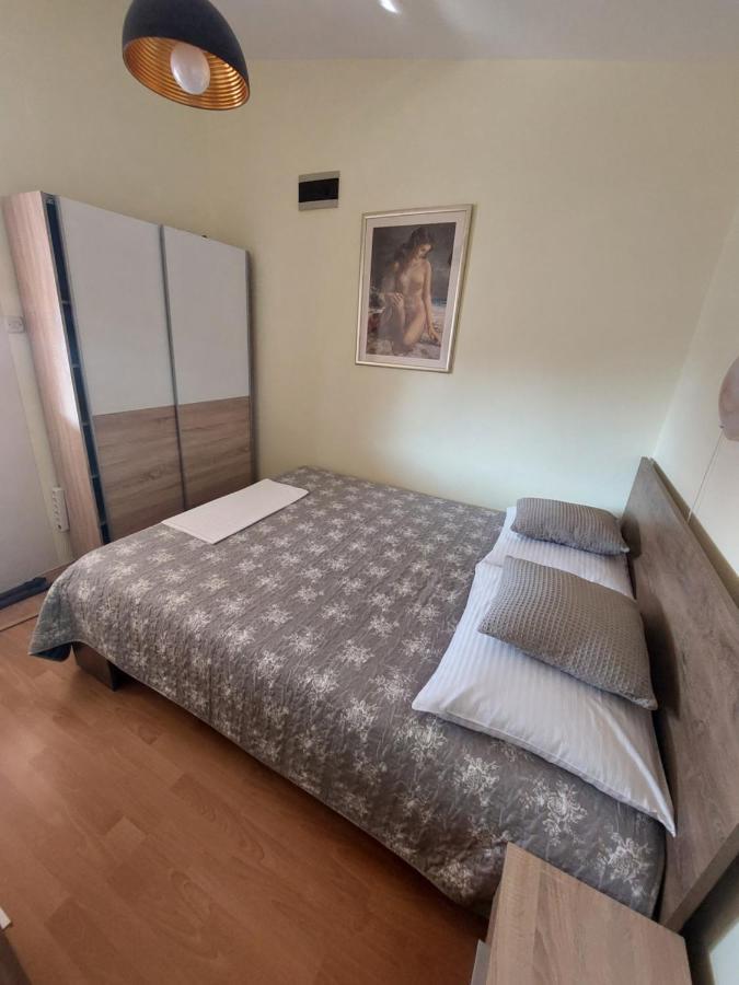 Apartmani Piskoric Vir Exteriör bild