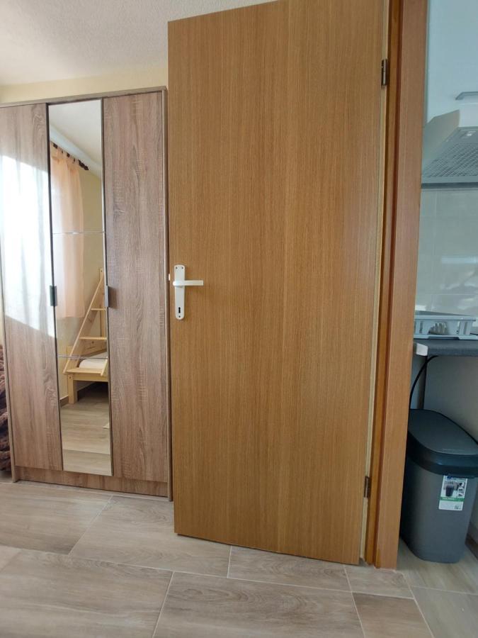 Apartmani Piskoric Vir Exteriör bild