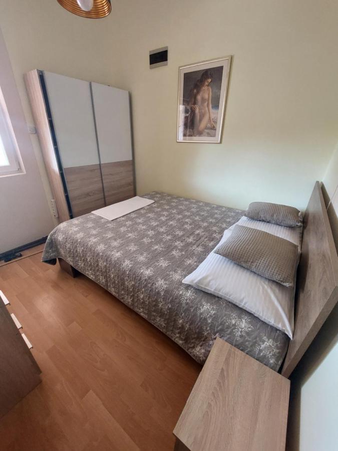 Apartmani Piskoric Vir Exteriör bild