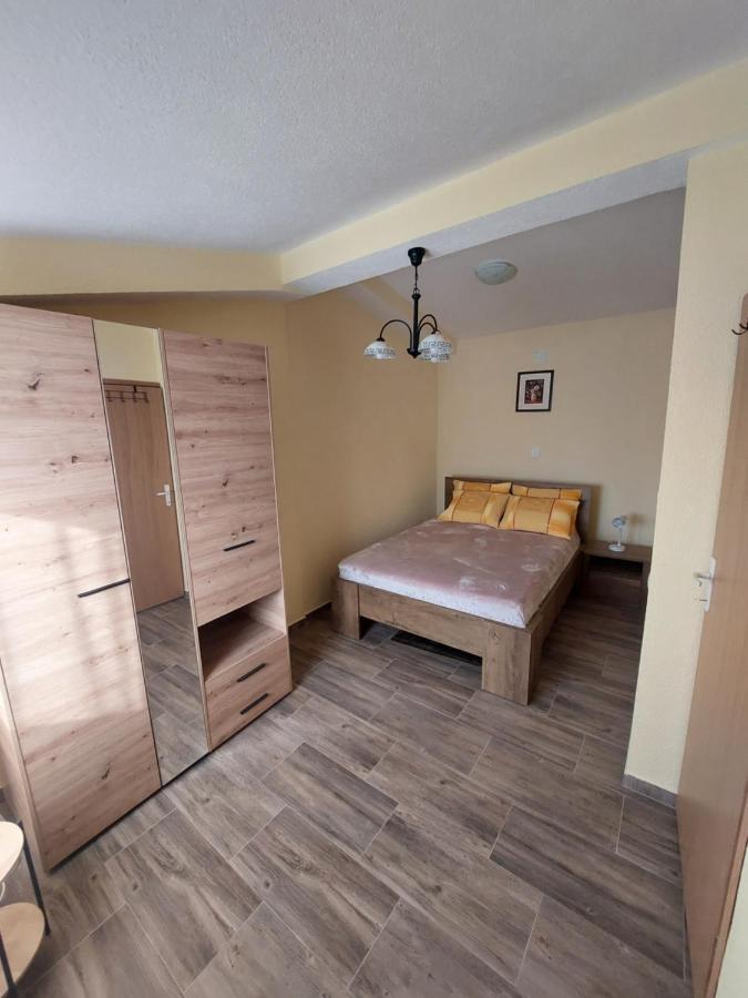 Apartmani Piskoric Vir Exteriör bild