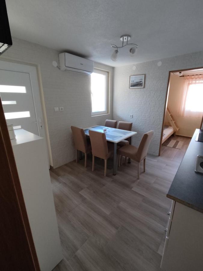 Apartmani Piskoric Vir Exteriör bild