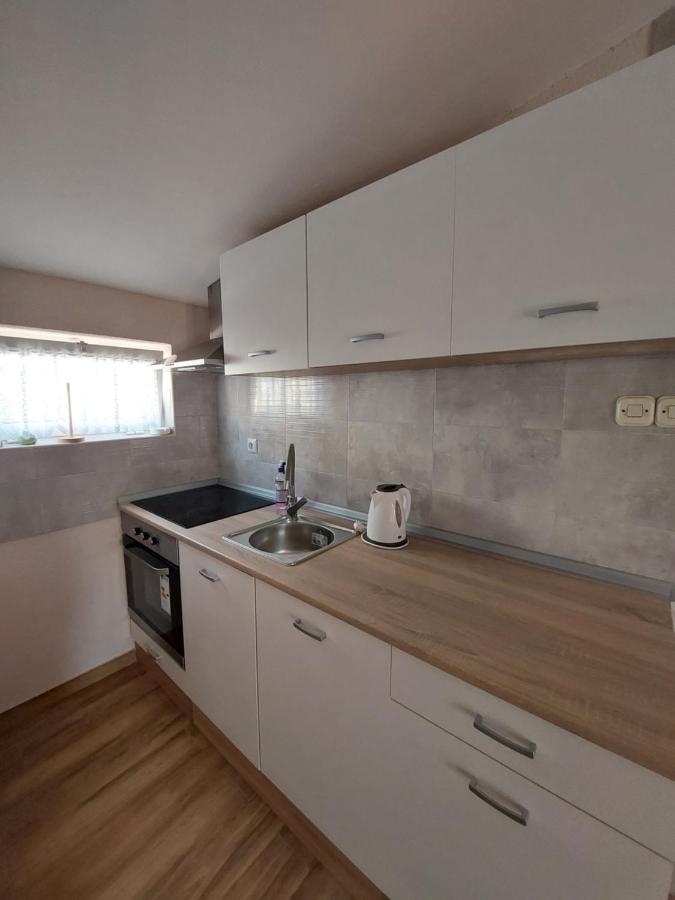 Apartmani Piskoric Vir Exteriör bild