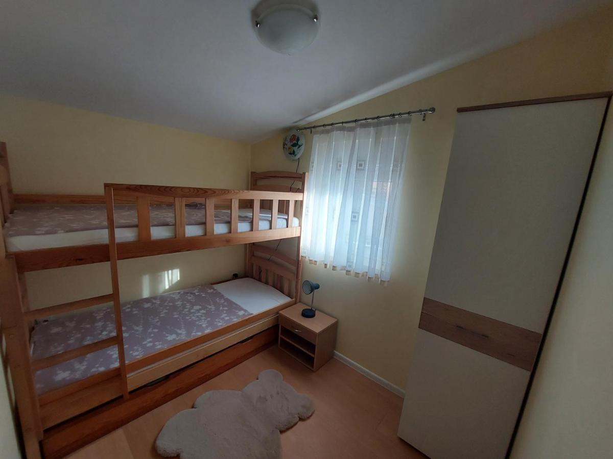 Apartmani Piskoric Vir Exteriör bild
