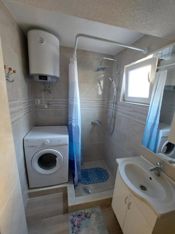 Apartmani Piskoric Vir Exteriör bild