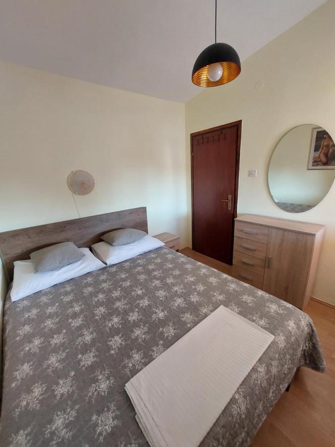 Apartmani Piskoric Vir Exteriör bild