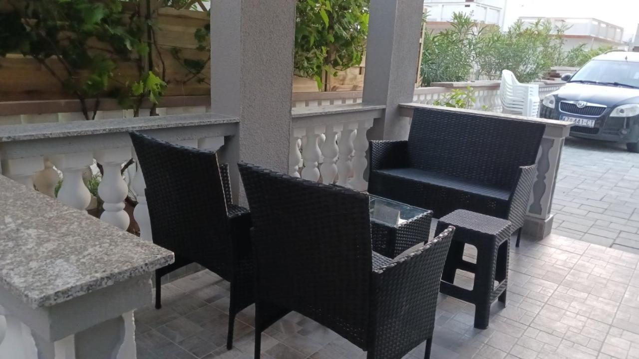 Apartmani Piskoric Vir Exteriör bild